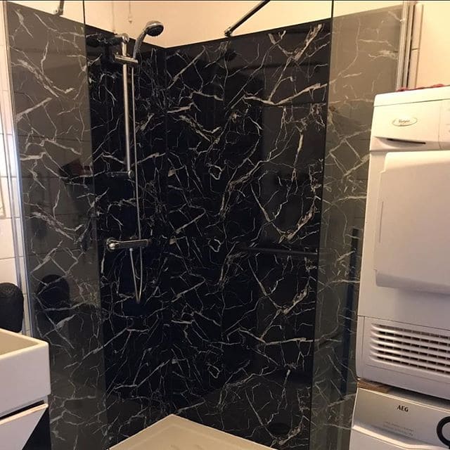 Alternativa in marmo alle piastrelle del bagno/ Black White
